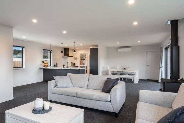 Photo of property in 2 Margate Street, Waihola, Milton, 9073