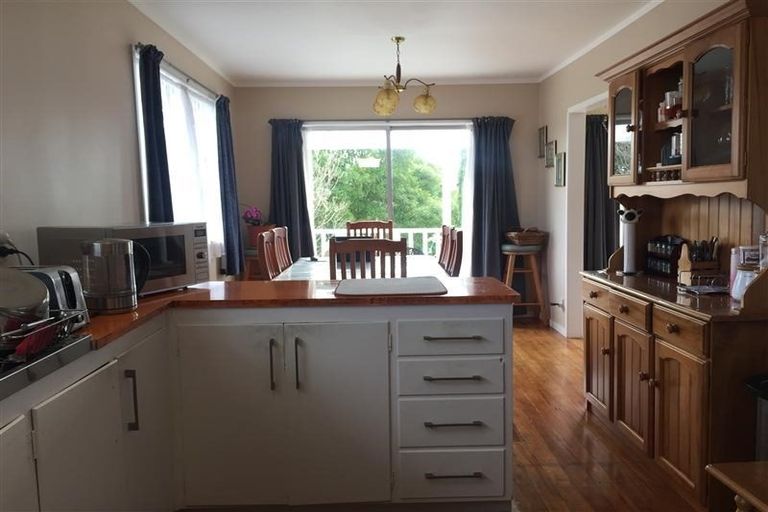 Photo of property in 12 Brunner Road, Glen Eden, Auckland, 0602