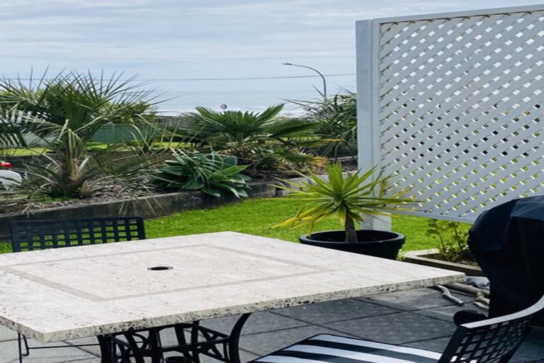 Photo of property in 4 Shearer Drive, Oakura, 4314