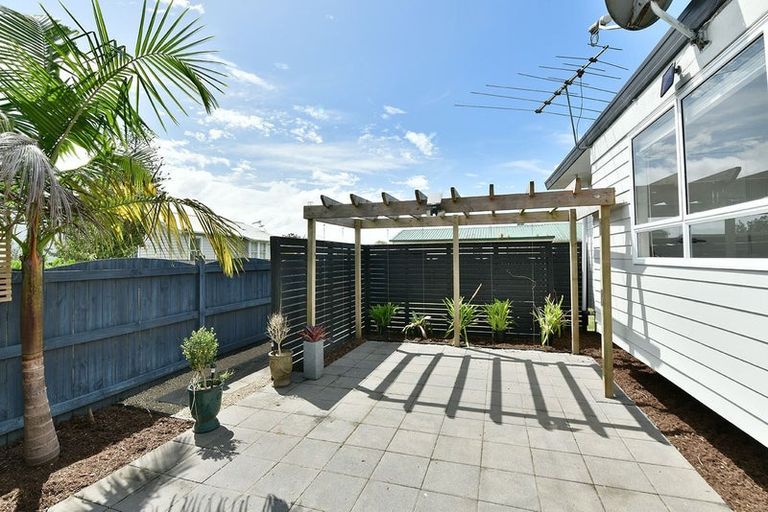Photo of property in 33b Springs Road, Parakai, 0830