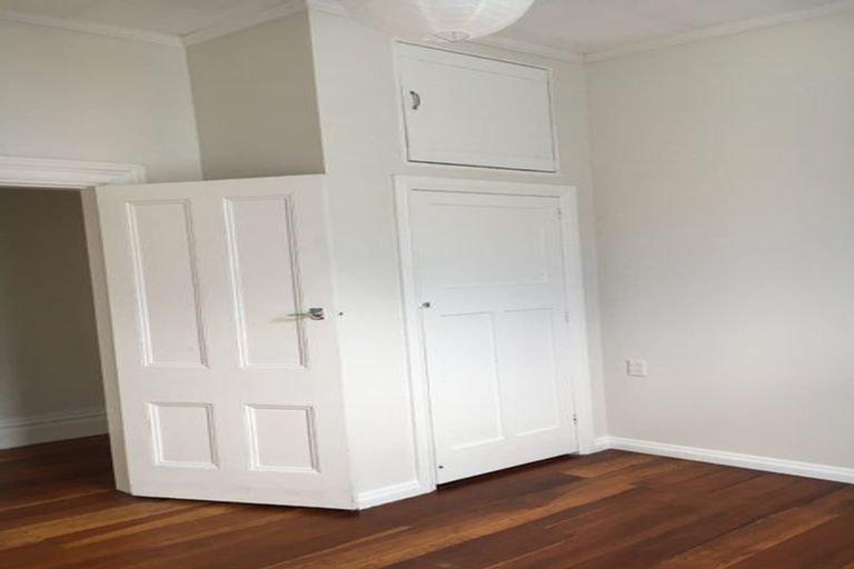 Photo of property in 32 Mckinley Crescent, Brooklyn, Wellington, 6021