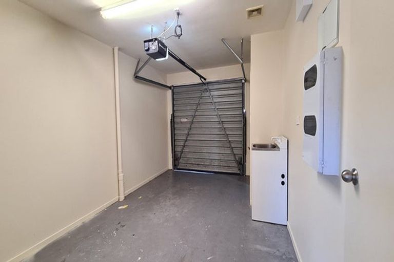 Photo of property in Lakeview Terrace, 20/14 Ambrico Place, New Lynn, Auckland, 0600