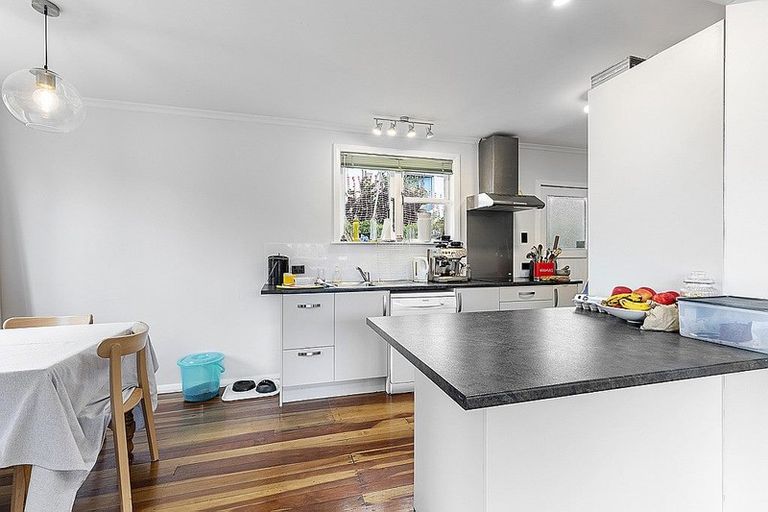 Photo of property in 61 Bell Street, Tawa, Wellington, 5028