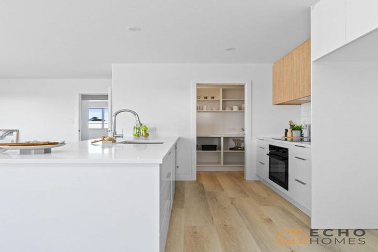 Photo of property in 21 Te Piriti Road, One Tree Point, 0118