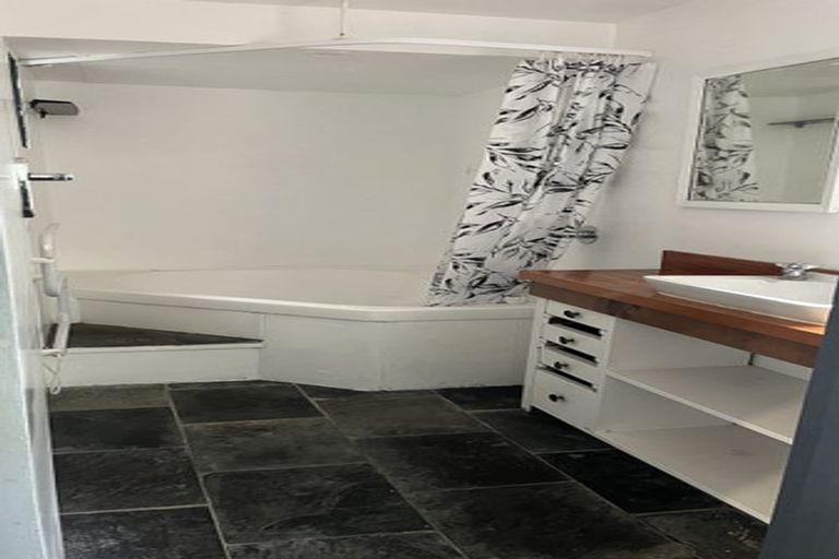 Photo of property in 112 Aro Street, Aro Valley, Wellington, 6021