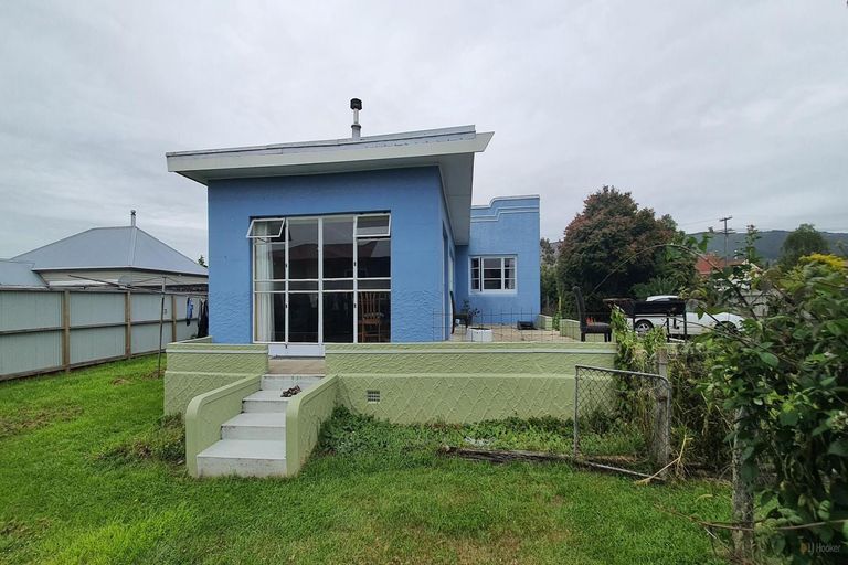 Photo of property in 53 Rhodes Street, Waimate, 7924