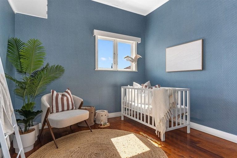 Photo of property in 1 Whimp Avenue, Onerahi, Whangarei, 0110
