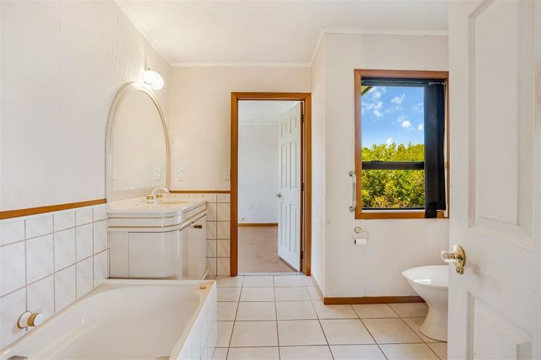 Photo of property in 62 Bay Vista Drive, Red Beach, 0932