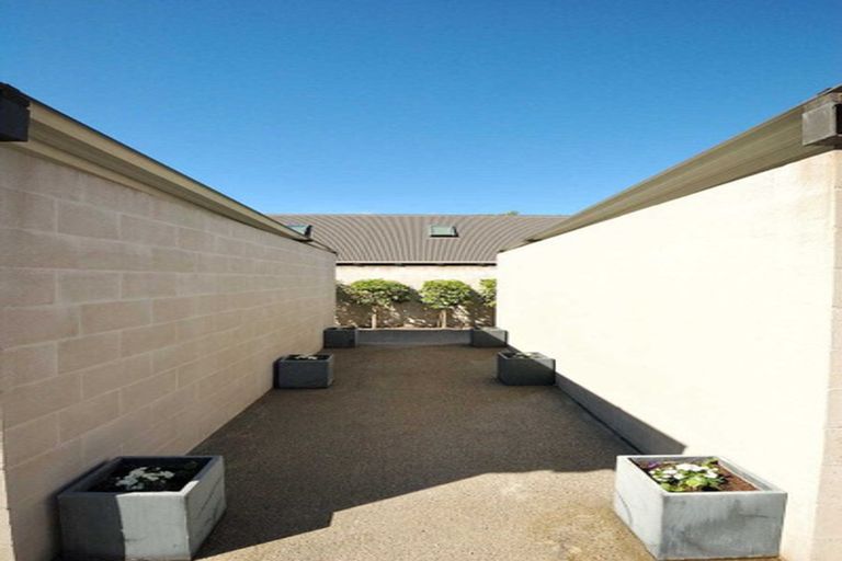 Photo of property in 20/10 North Avon Road, Richmond, Christchurch, 8013