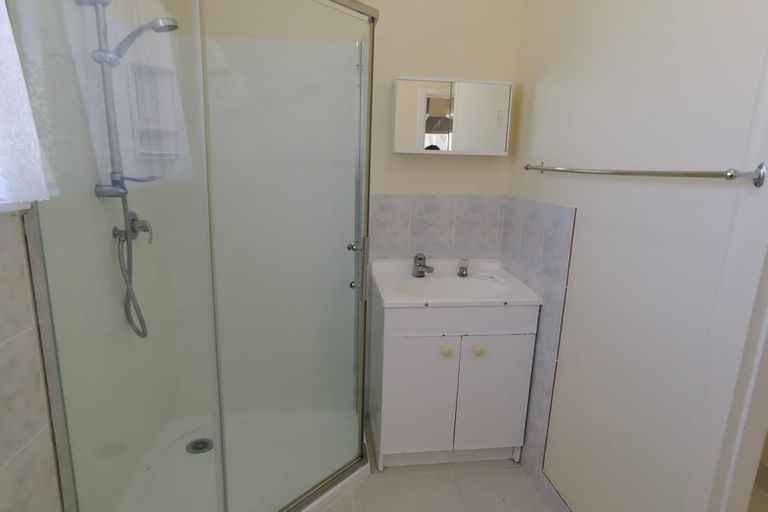 Photo of property in 44 Brandon Road, Glen Eden, Auckland, 0602