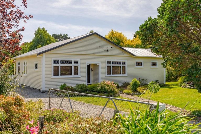 Photo of property in 24 South Featherston Road, South Featherston, Featherston, 5771