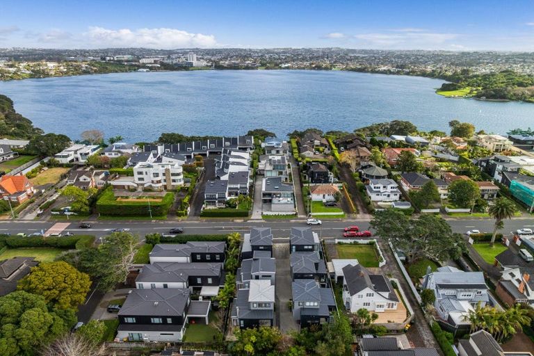 Photo of property in 201c Hurstmere Road, Takapuna, Auckland, 0622