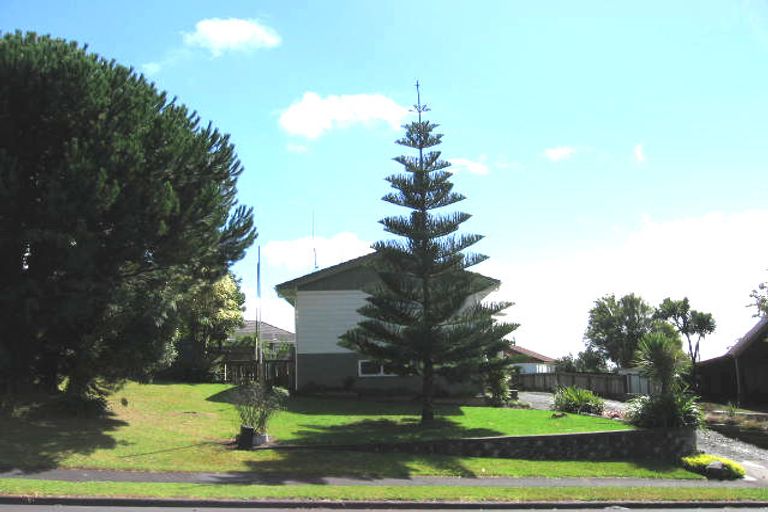 Photo of property in 5 Mckinley Road, Sunnyvale, Auckland, 0612