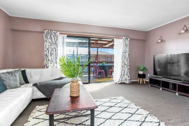 Photo of property in 25 Cramond Drive, Mangere East, Auckland, 2024