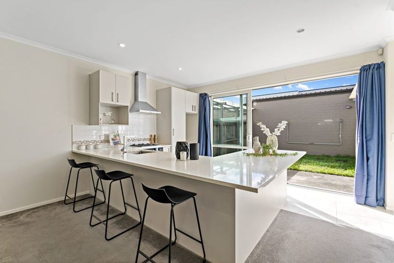 Photo of property in 13 Hakawai Avenue, Takanini, 2112