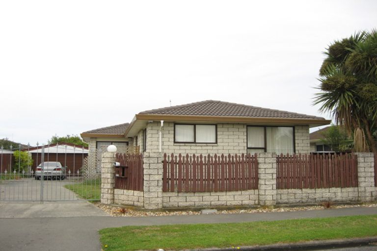 Photo of property in 18 Cowes Street, Avondale, Christchurch, 8061