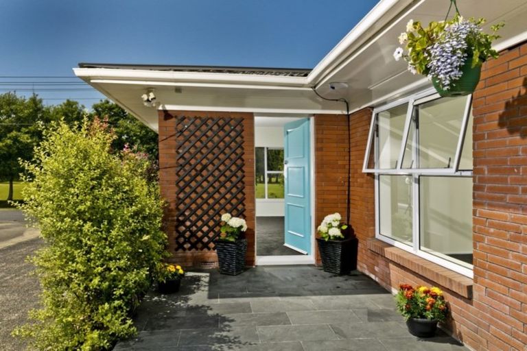 Photo of property in 1/24 Seabreeze Road, Narrow Neck, Auckland, 0624