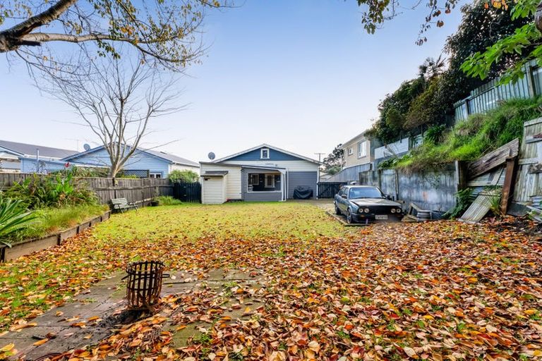 Photo of property in 33 Gaine Street, New Plymouth, 4310