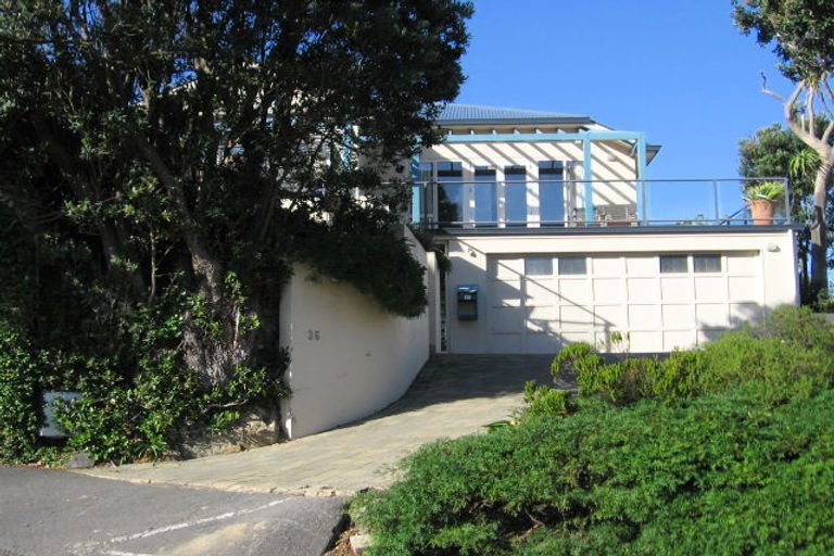 Photo of property in 36 Nevay Road, Karaka Bays, Wellington, 6022