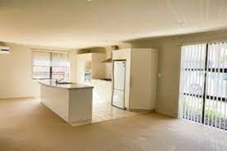 Photo of property in 18 Winchester Place, Rototuna North, Hamilton, 3210