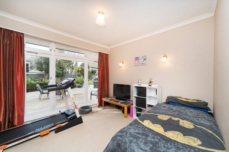 Photo of property in 8 Goodwyn Crescent, Hokowhitu, Palmerston North, 4410