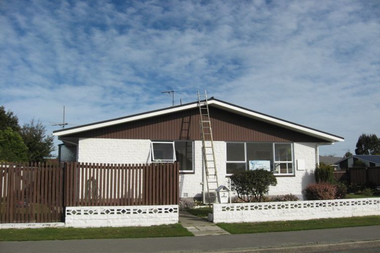 Photo of property in 2 Impala Place, Sockburn, Christchurch, 8042