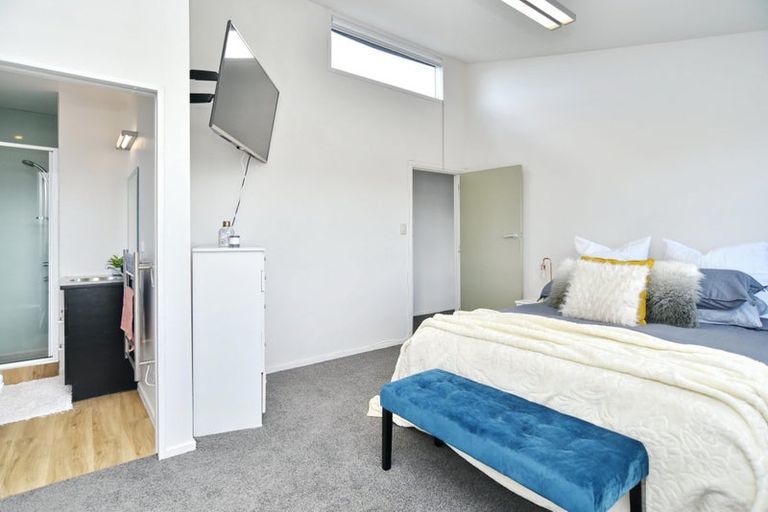 Photo of property in 2/27 Brockworth Place, Riccarton, Christchurch, 8011