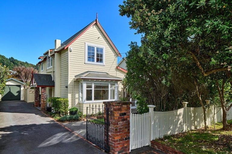 Photo of property in 13 Miro Street, Eastbourne, Lower Hutt, 5013