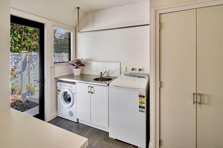 Photo of property in 15 Hautana Square, Woburn, Lower Hutt, 5010
