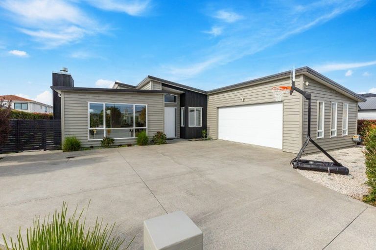 Photo of property in 13 Floyd Road, Riverhead, 0820