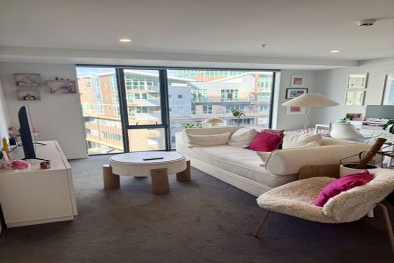 Photo of property in Pinnacle Apartments, E802/160 Victoria Street, Te Aro, Wellington, 6011