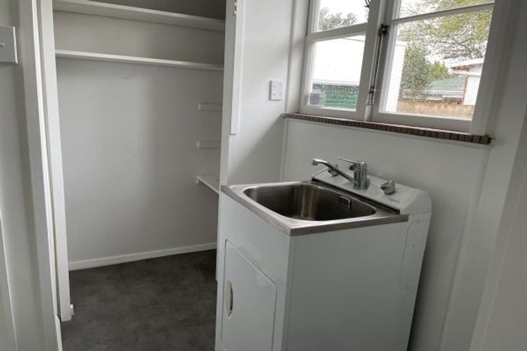 Photo of property in 15 Botanical Road, Takaro, Palmerston North, 4412