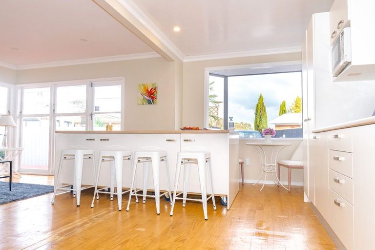 Photo of property in 16 Bettina Place, Manurewa, Auckland, 2102