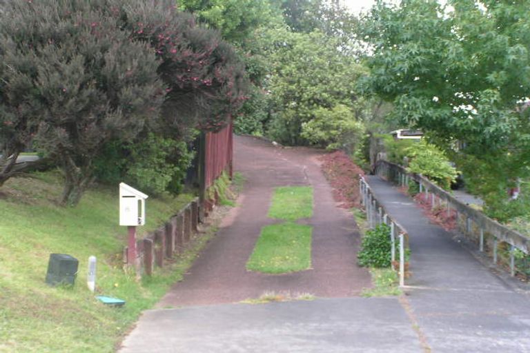 Photo of property in 8 Augusta Place, Forrest Hill, Auckland, 0620