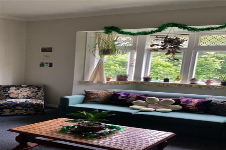 Photo of property in 82 Glenmore Street, Northland, Wellington, 6012