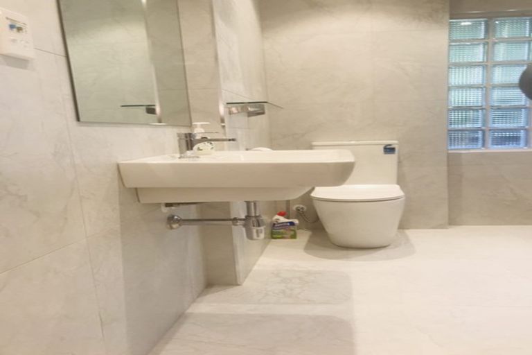 Photo of property in 23a Bournemouth Terrace, Murrays Bay, Auckland, 0630