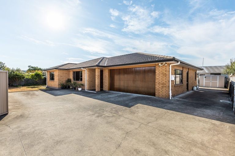 Photo of property in 28a Howard Road, Taradale, Napier, 4112