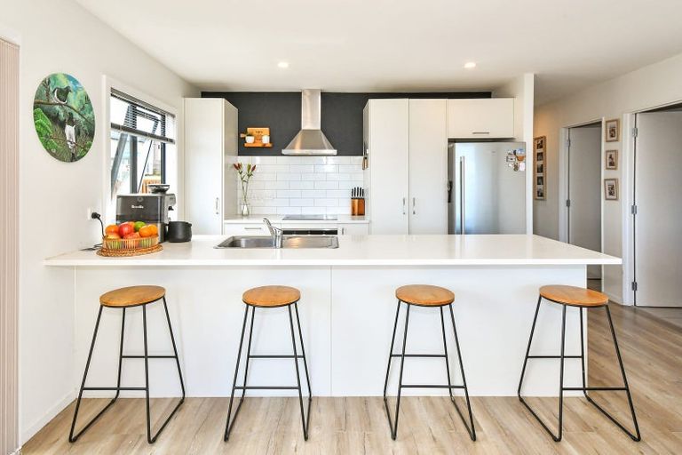 Photo of property in 1 Kapuarangi Lane, Papakura, 2110