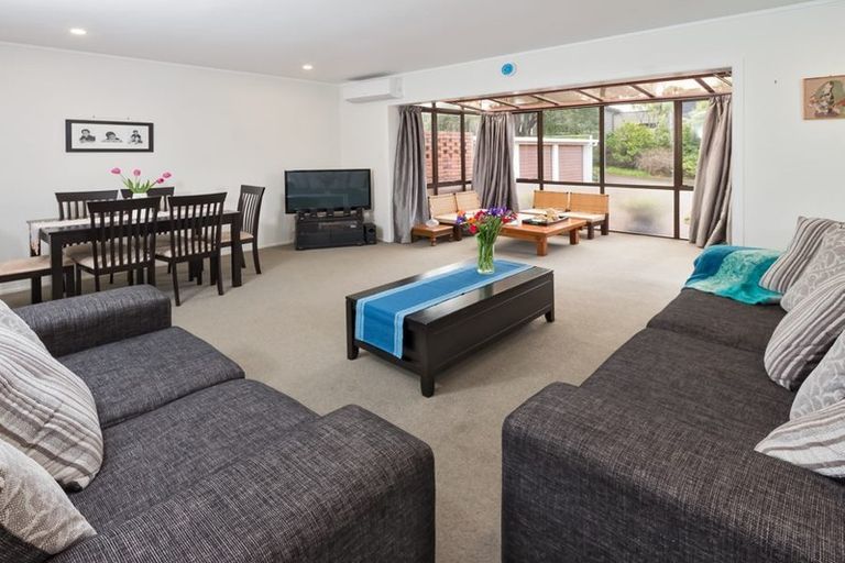 Photo of property in 2/83 Uxbridge Road, Cockle Bay, Auckland, 2014