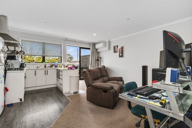 Photo of property in 7/16 Jones Crescent, Melville, Hamilton, 3206