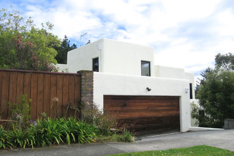 Photo of property in 5 Heathcote Place, Fitzherbert, Palmerston North, 4410