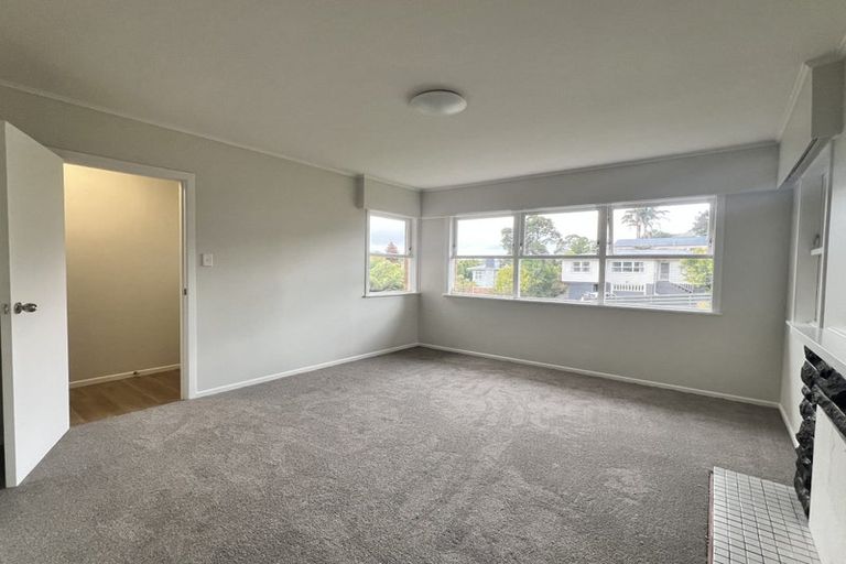 Photo of property in 4 Blenheim Street, Glenfield, Auckland, 0629