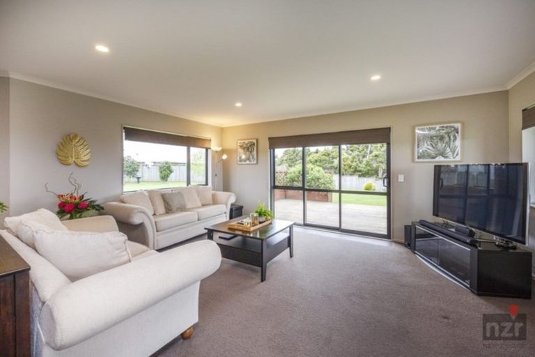 Photo of property in 92 Mount Taylor Drive, Feilding, 4775