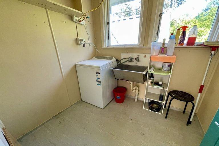 Photo of property in 27 Dimock Street, Titahi Bay, Porirua, 5022