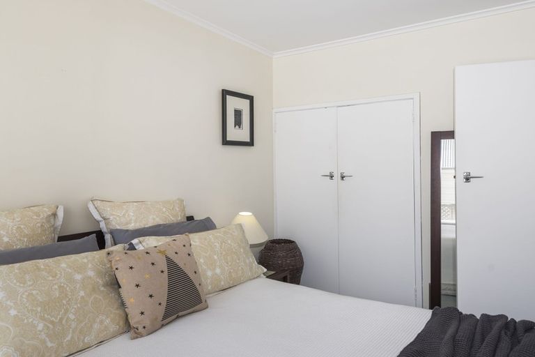 Photo of property in 1/221 Hurstmere Road, Takapuna, Auckland, 0622