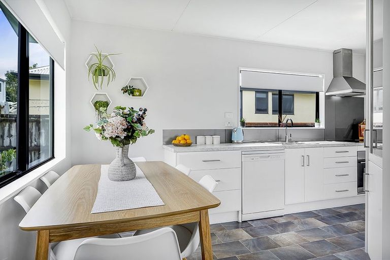 Photo of property in 6a Gibson Road, Dinsdale, Hamilton, 3204