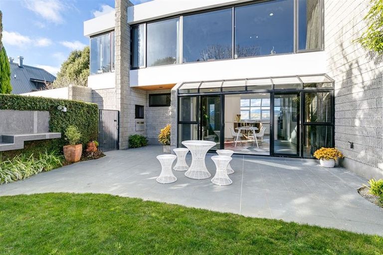 Photo of property in 32 Seatoun Heights Road, Seatoun, Wellington, 6022