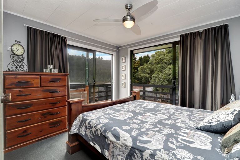 Photo of property in 19 Oxford Road, Lake Rotoma, Rotorua, 3074