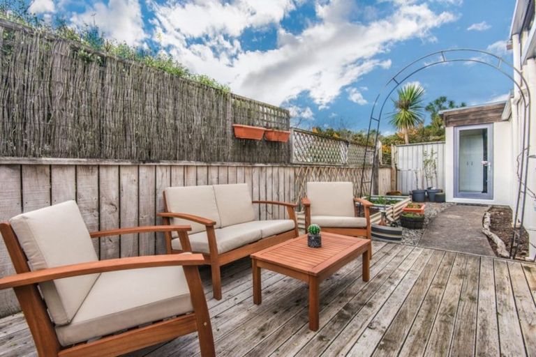 Photo of property in 2/6 Earp Street, Johnsonville, Wellington, 6037