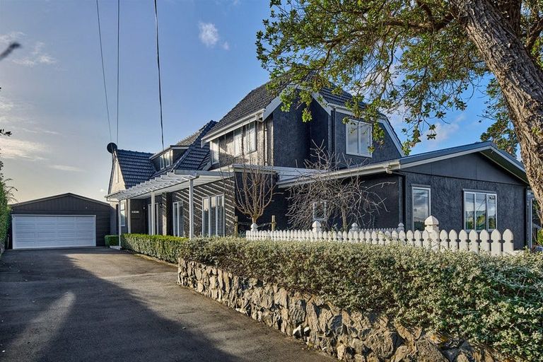 Photo of property in 53 Seaview Road, Paremata, Porirua, 5024